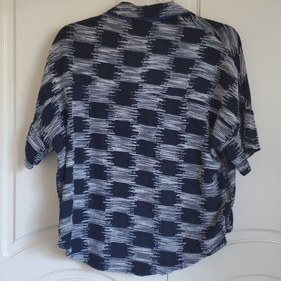 Casual button up - Picture 2 of 2